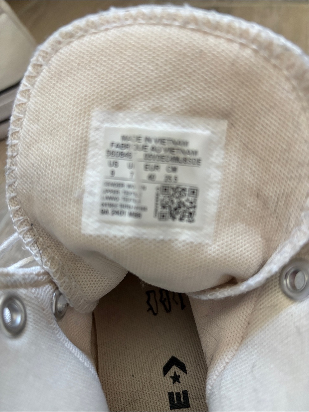 Converse white Platform High tops. Size 9 - Picture 7 of 9